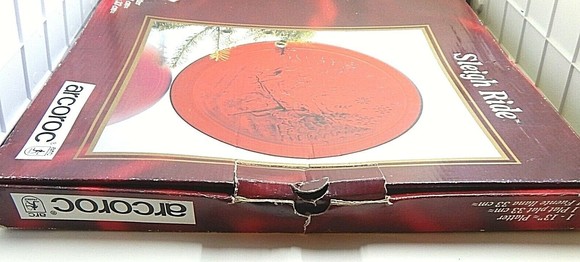 Arcoroc Sleigh Ride Glass Serving Platter 13” Round Red - Picture 8 of 9